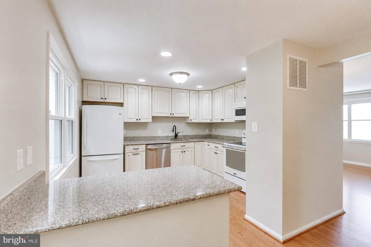 3005 Silent Valley Dr - Photo 5 of 7