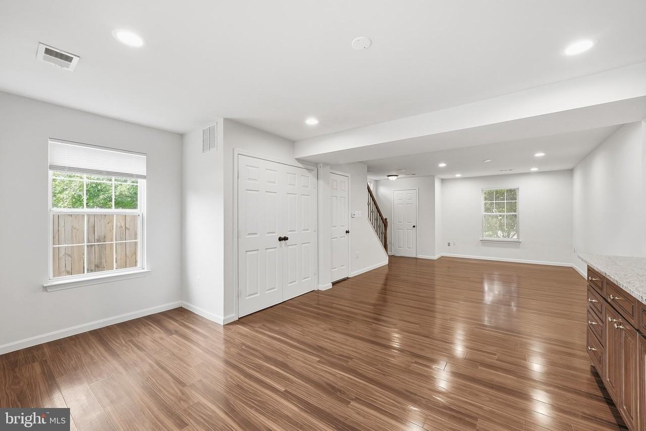20430 Herring Pond Ter - Photo 4 of 27
