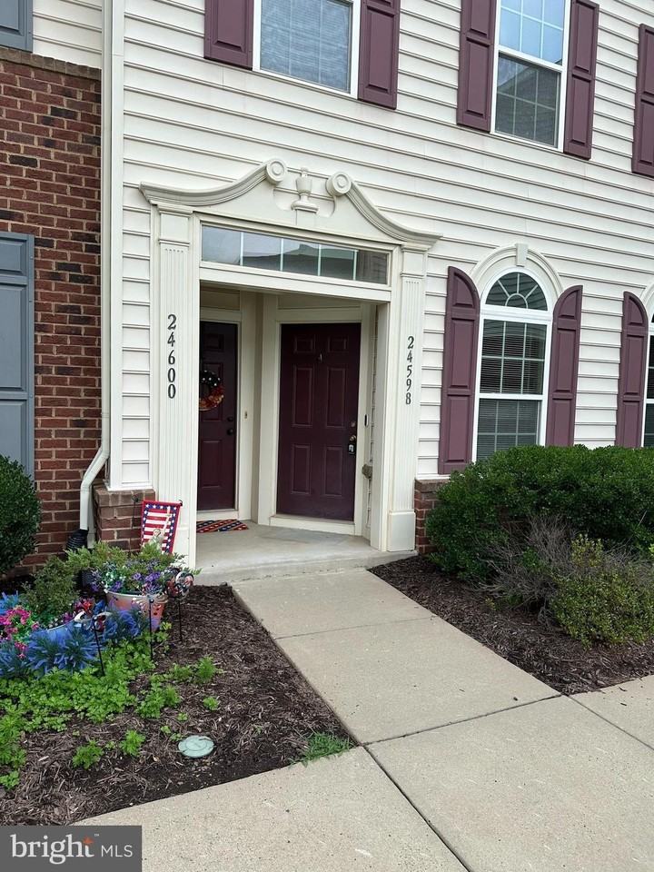 24598 Johnson Oak Ter - Photo 2 of 25