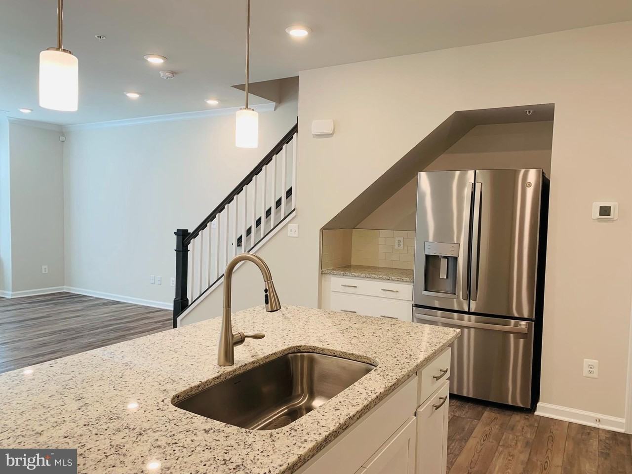 22486 Radford Point Ter - Photo 6 of 34