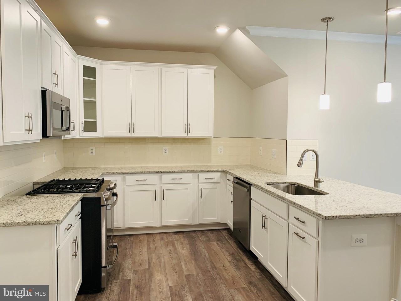 22486 Radford Point Ter - Photo 7 of 34