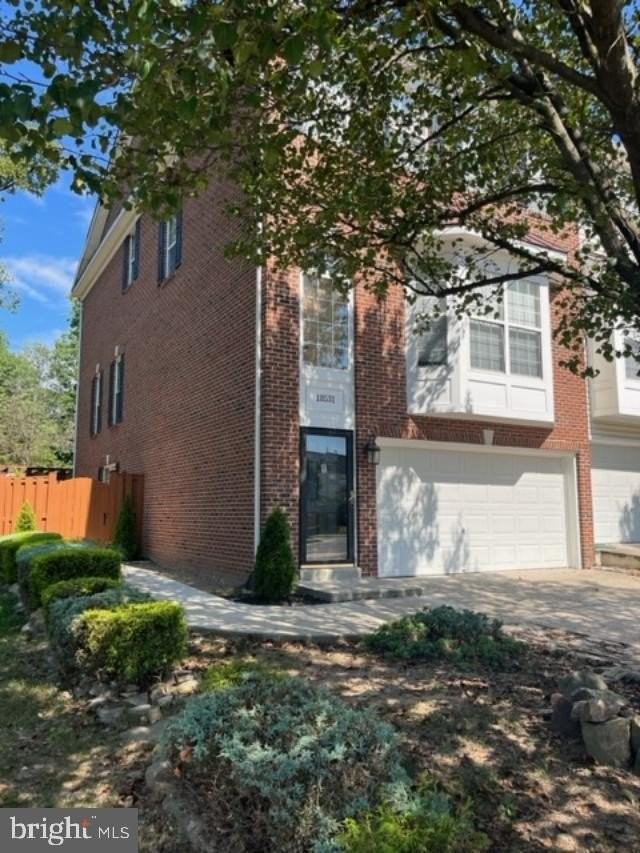 18531 Sierra Springs Sq - Photo 2 of 26