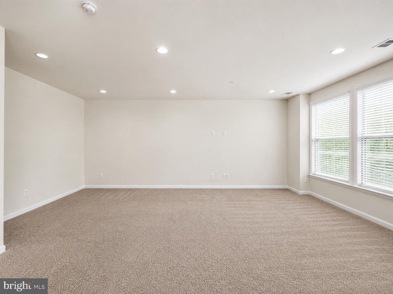 23451 Epperson Sq - Photo 2 of 42