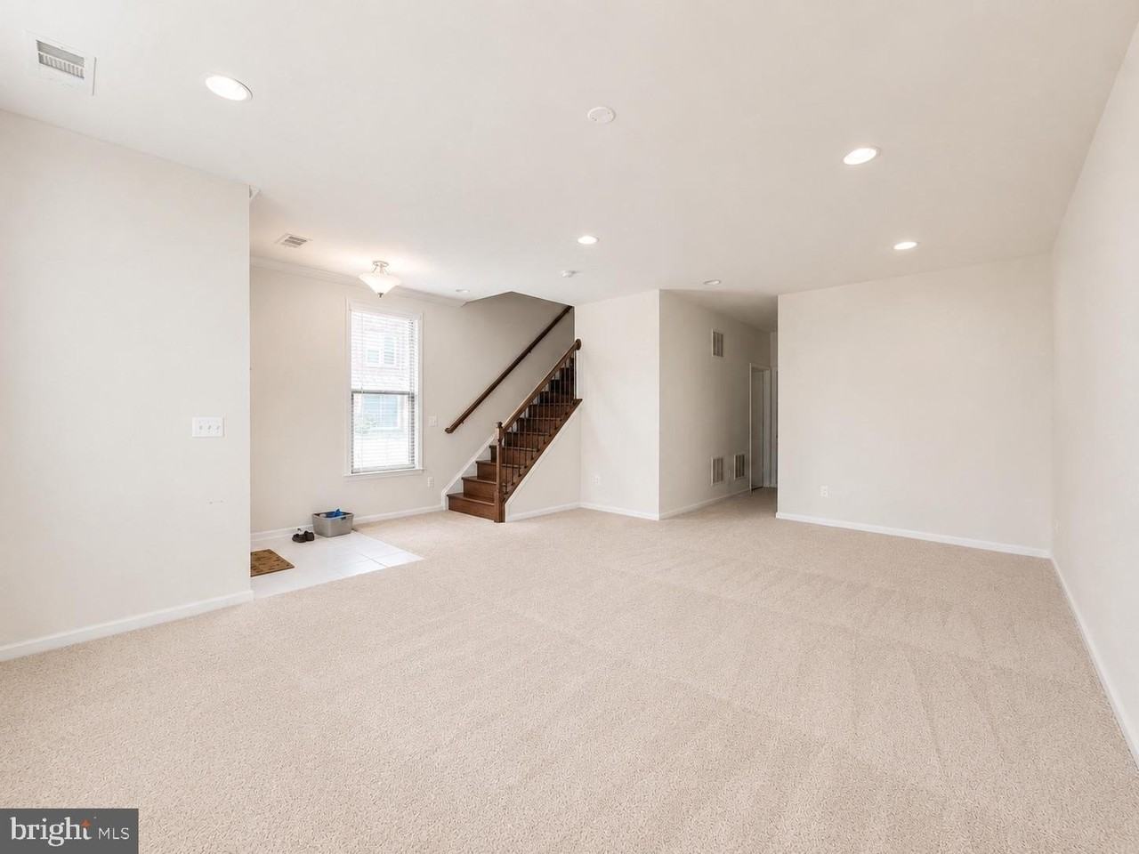 23451 Epperson Sq - Photo 4 of 42