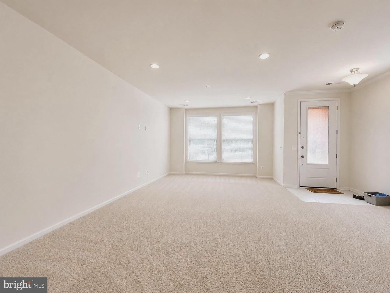 23451 Epperson Sq - Photo 6 of 42