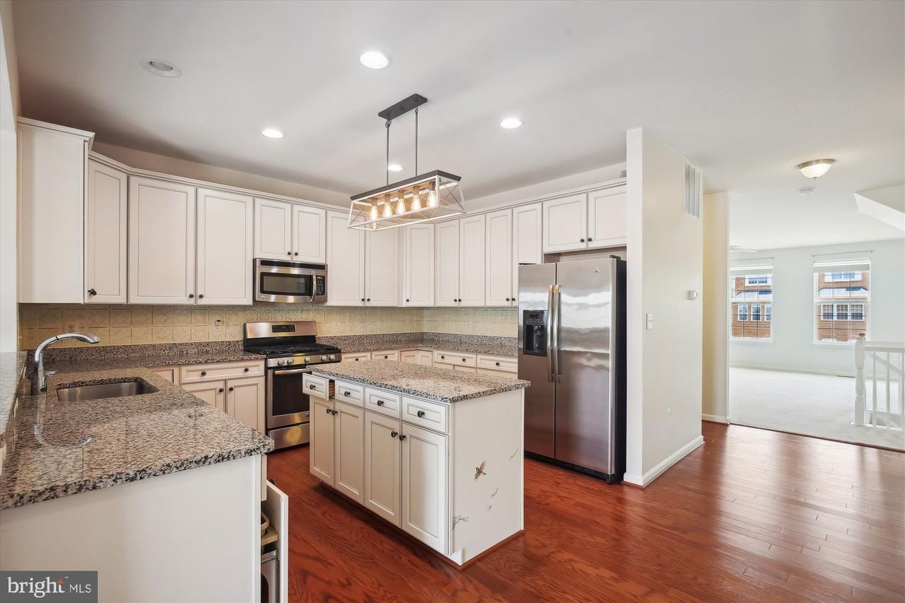 9003 Belo Gate Dr - Photo 5 of 35