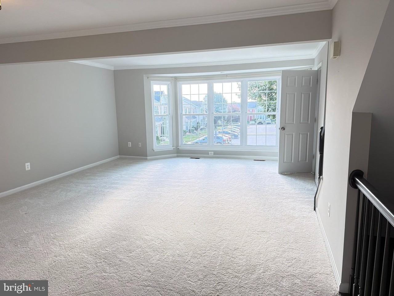 9253 Jessica Dr - Photo 4 of 16