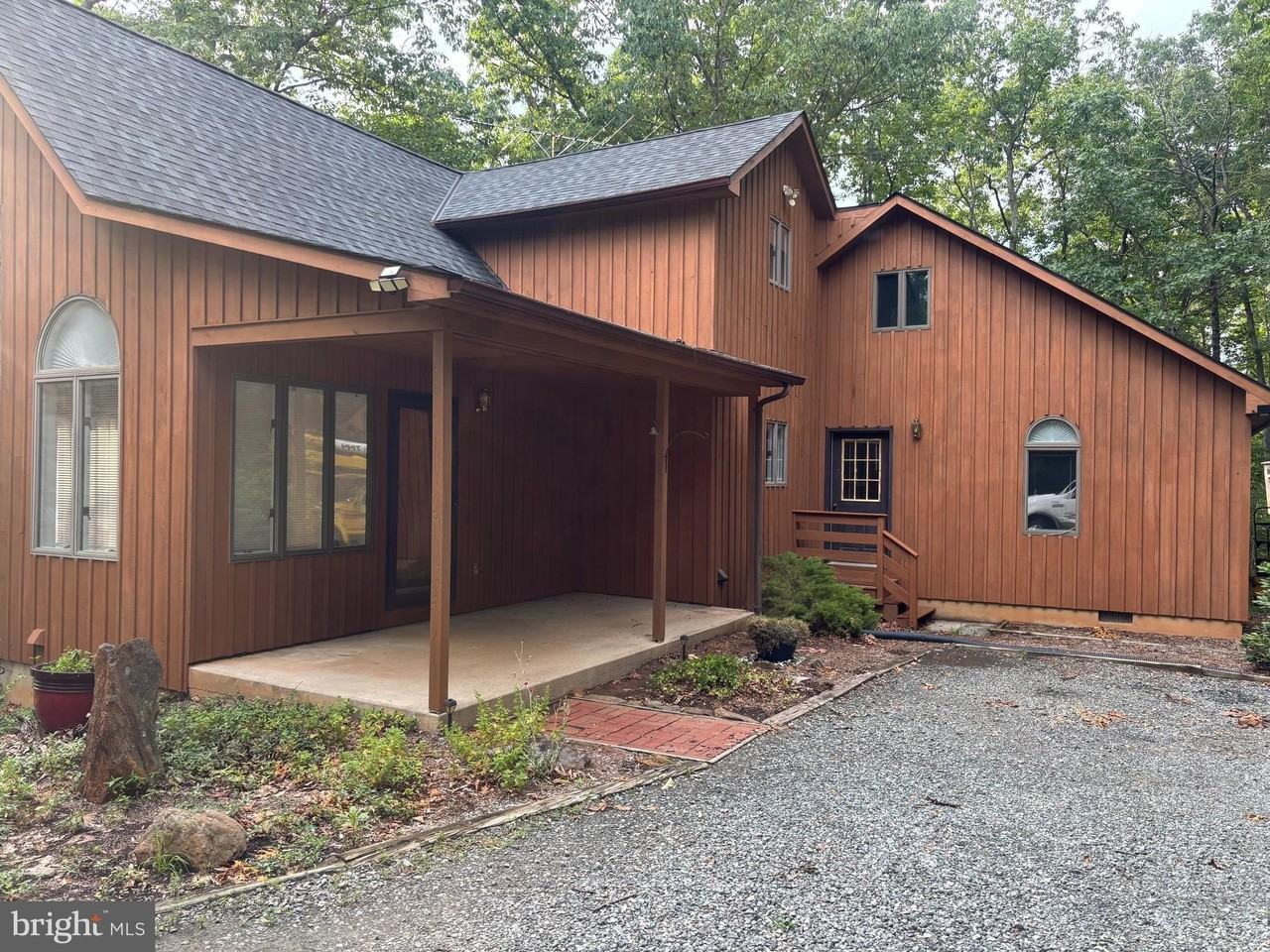 5185 Ridge Rd - Photo 2 of 17