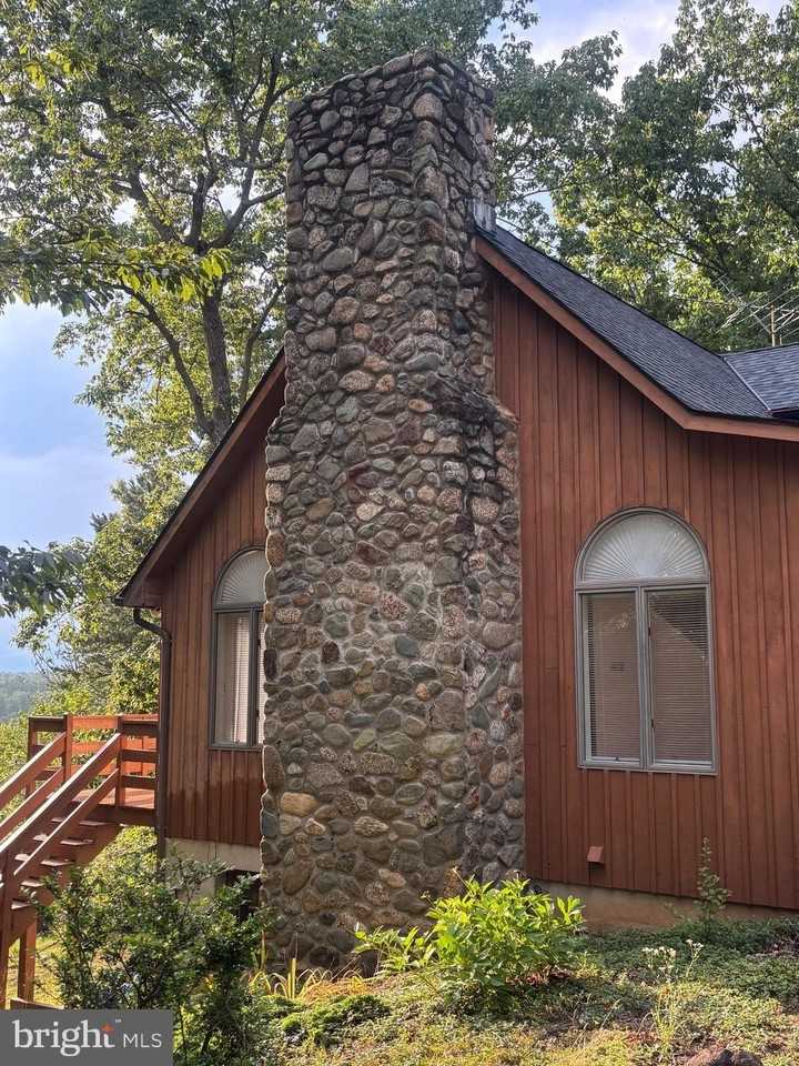 5185 Ridge Rd - Photo 3 of 17