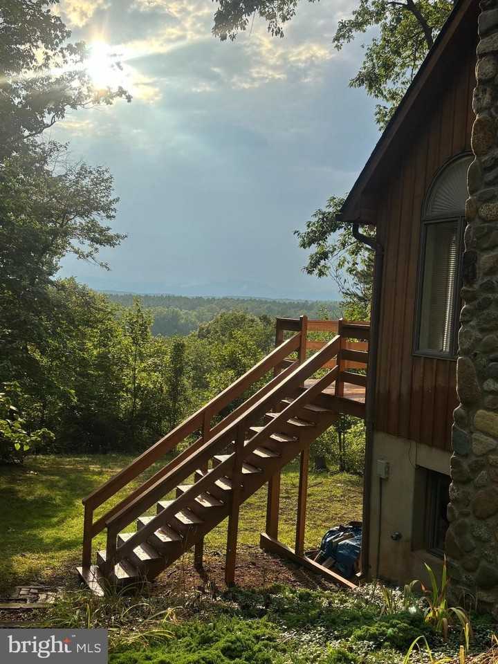 5185 Ridge Rd - Photo 4 of 17
