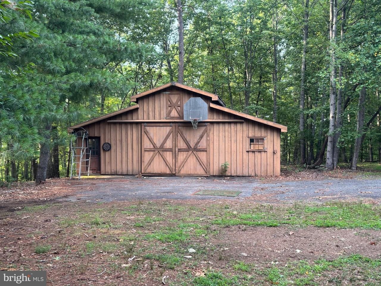 5185 Ridge Rd - Photo 5 of 17