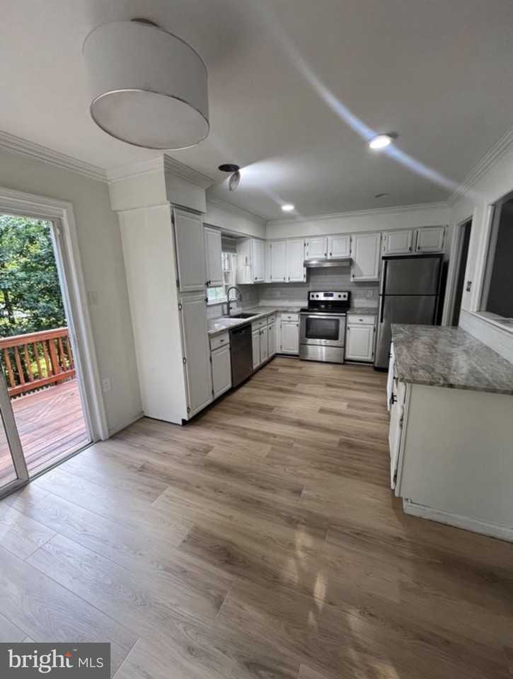 11380 Cromwell Ct - Photo 4 of 26