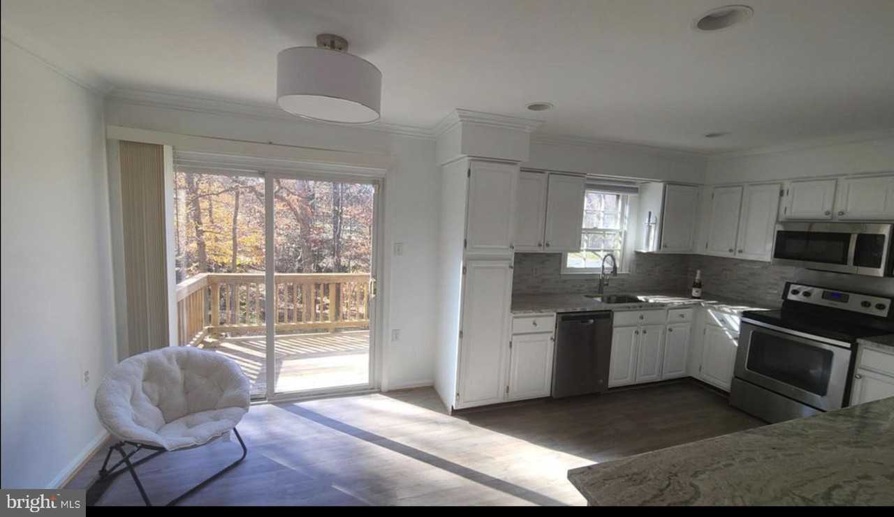 11380 Cromwell Ct - Photo 5 of 26