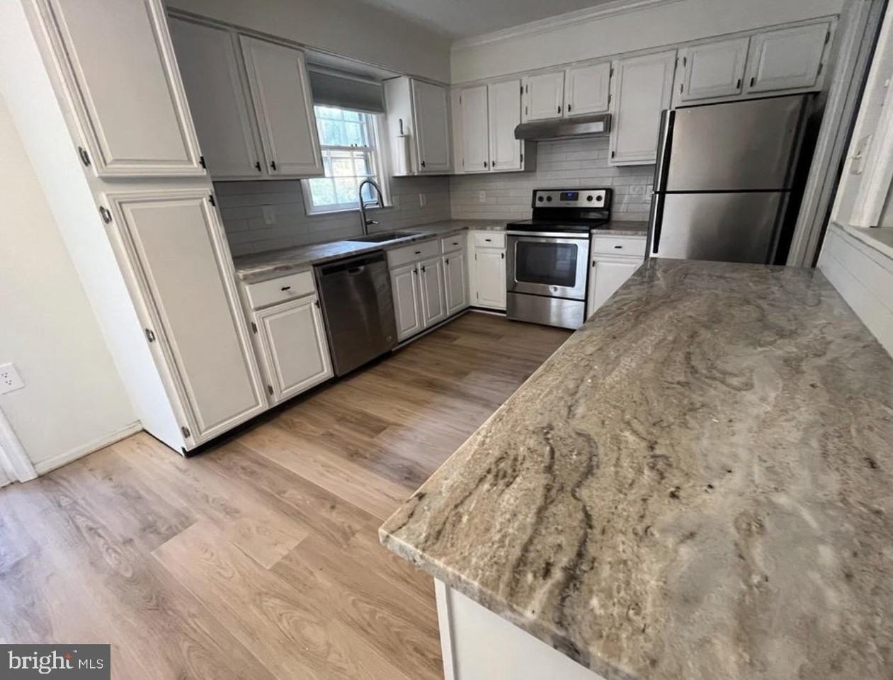 11380 Cromwell Ct - Photo 6 of 26