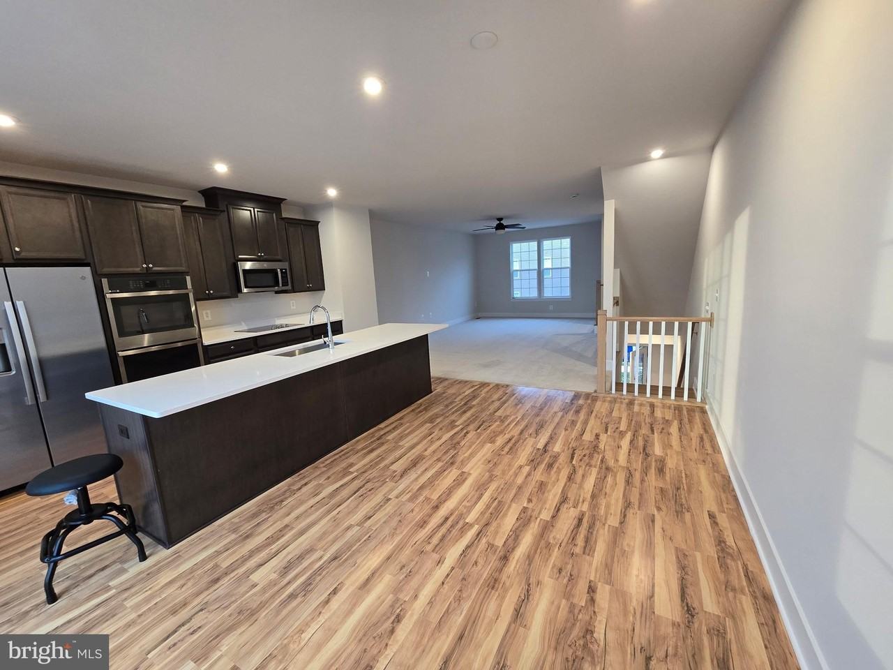 10604 Sheffield Glen Ln - Photo 3 of 30