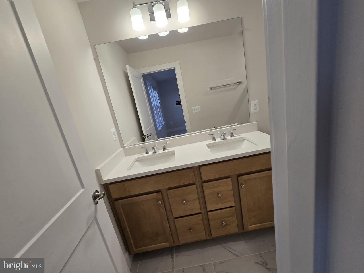 10604 Sheffield Glen Ln - Photo 6 of 30