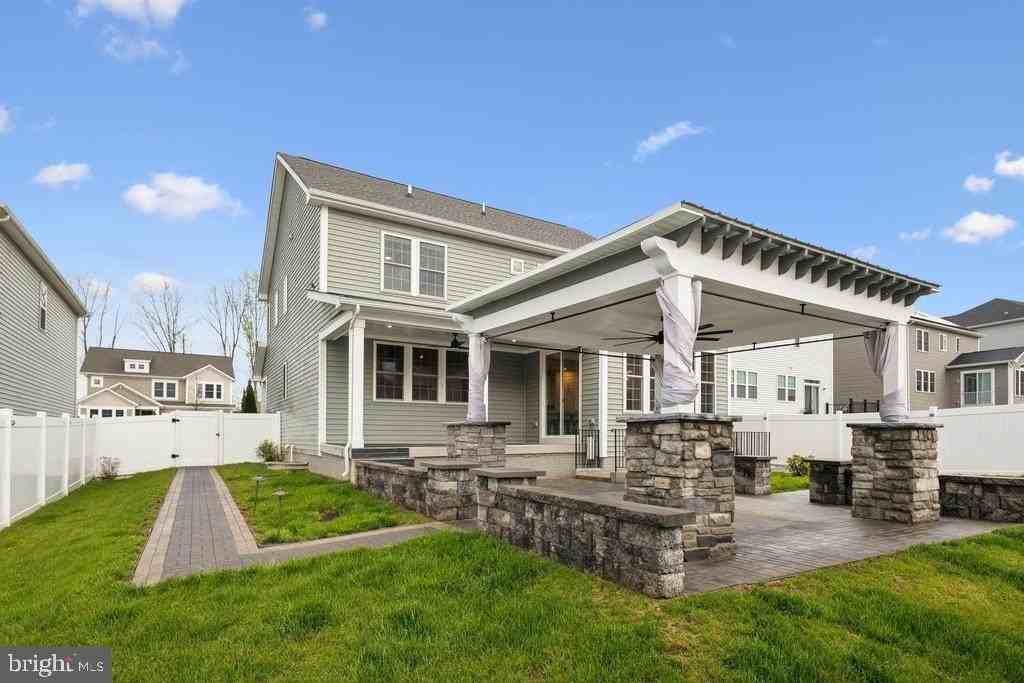 7810 Bexley Ln - Photo 3 of 50