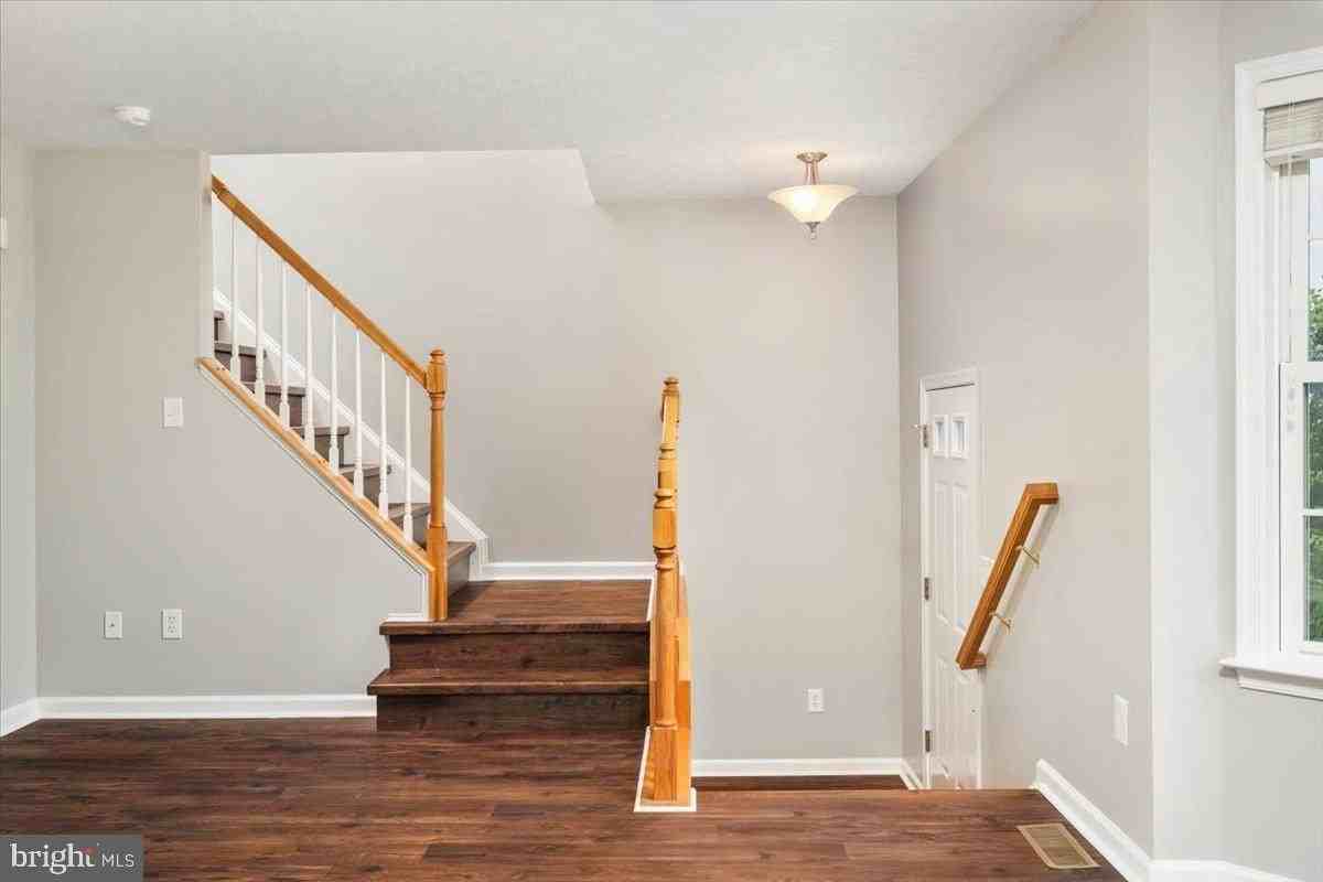 1957 Cidermill Ln - Photo 7 of 31