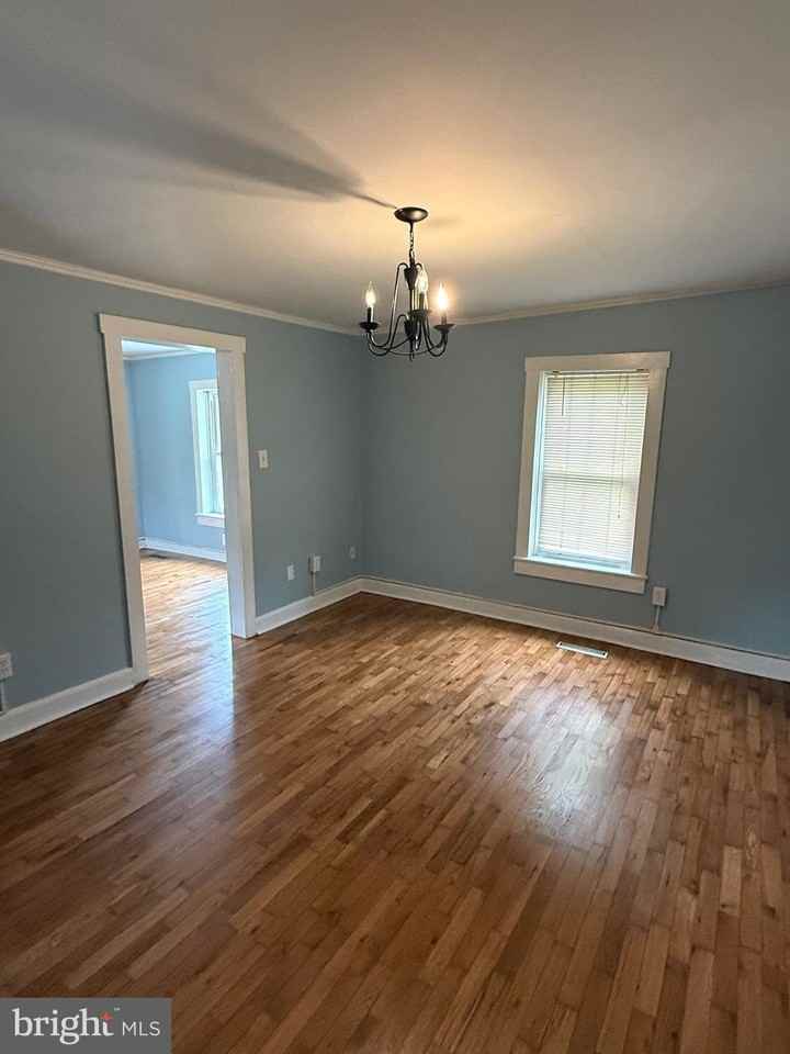 10860 Winchester Ave - Photo 7 of 30