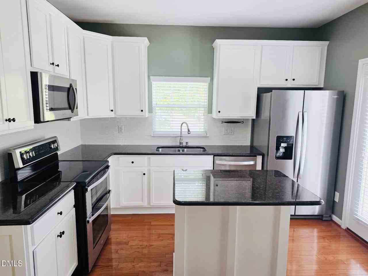 124 Braeside Ct - Photo 4 of 28