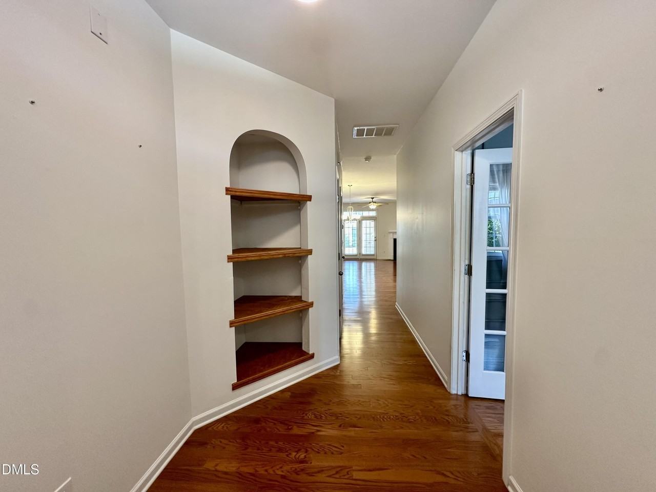 513 Dragby Ln - Photo 3 of 30