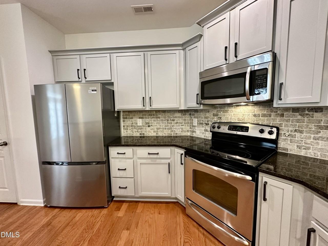 513 Dragby Ln - Photo 5 of 30