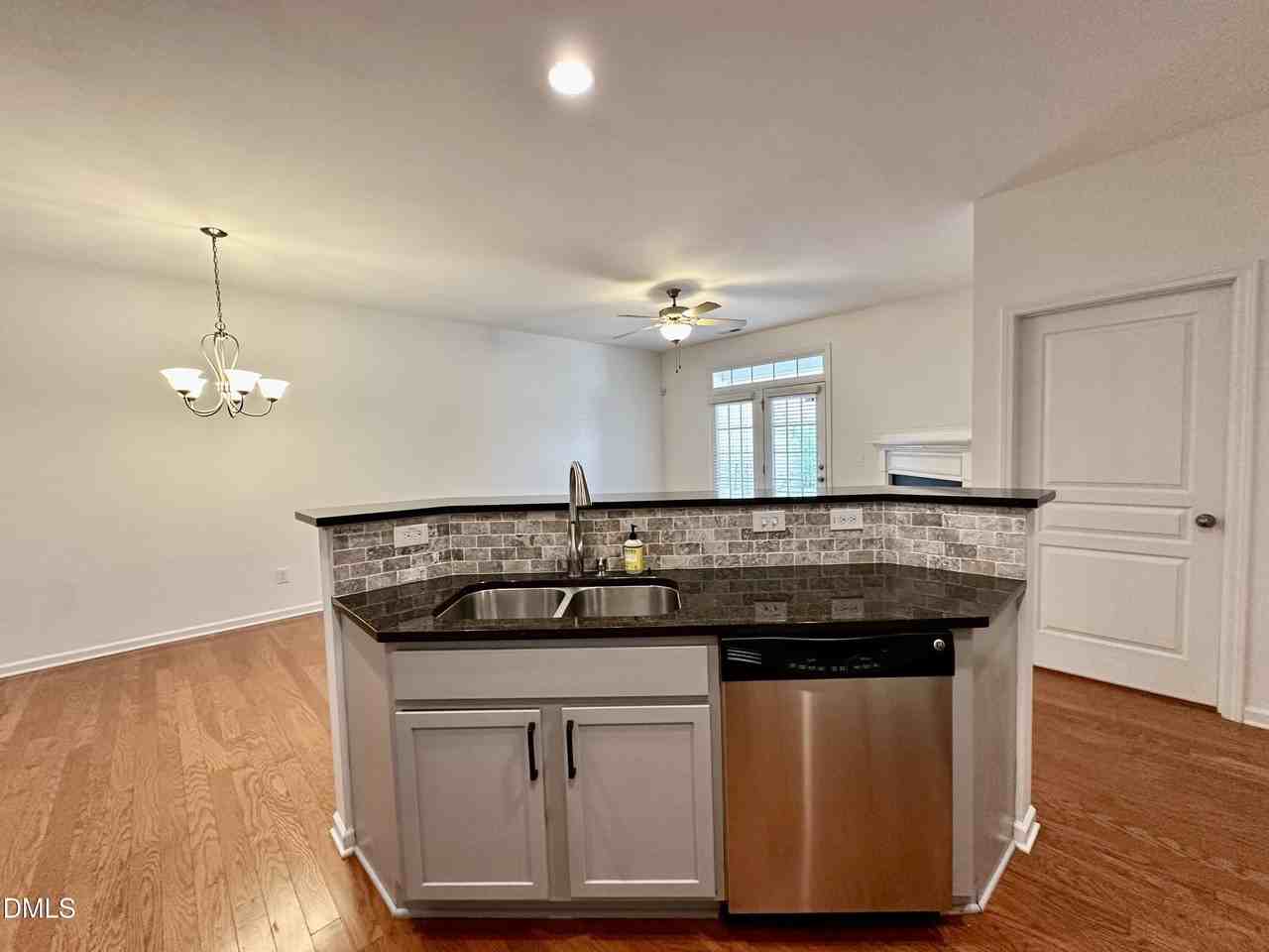 513 Dragby Ln - Photo 6 of 30