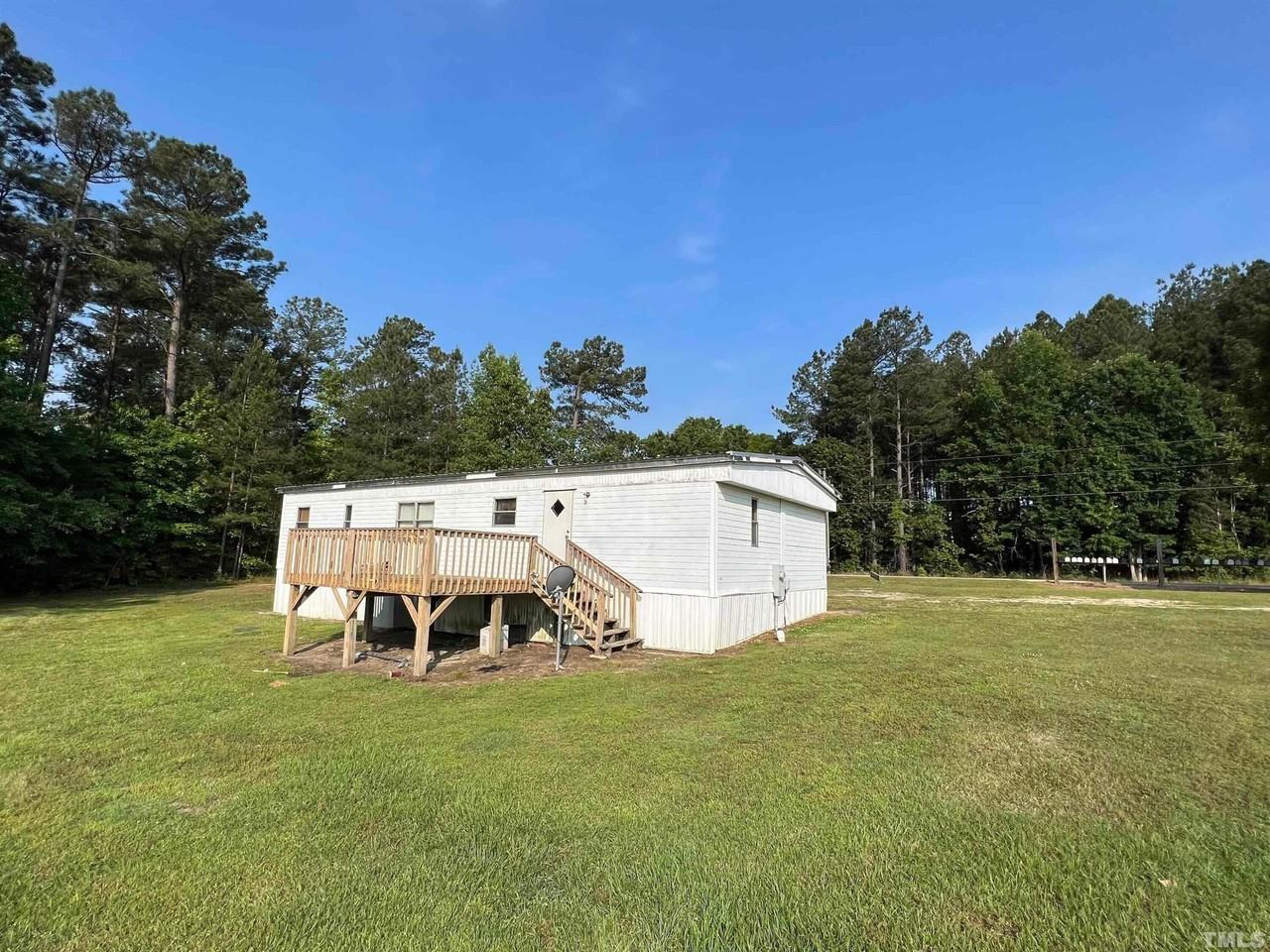 1144 Moulton Rd - Photo 4 of 13