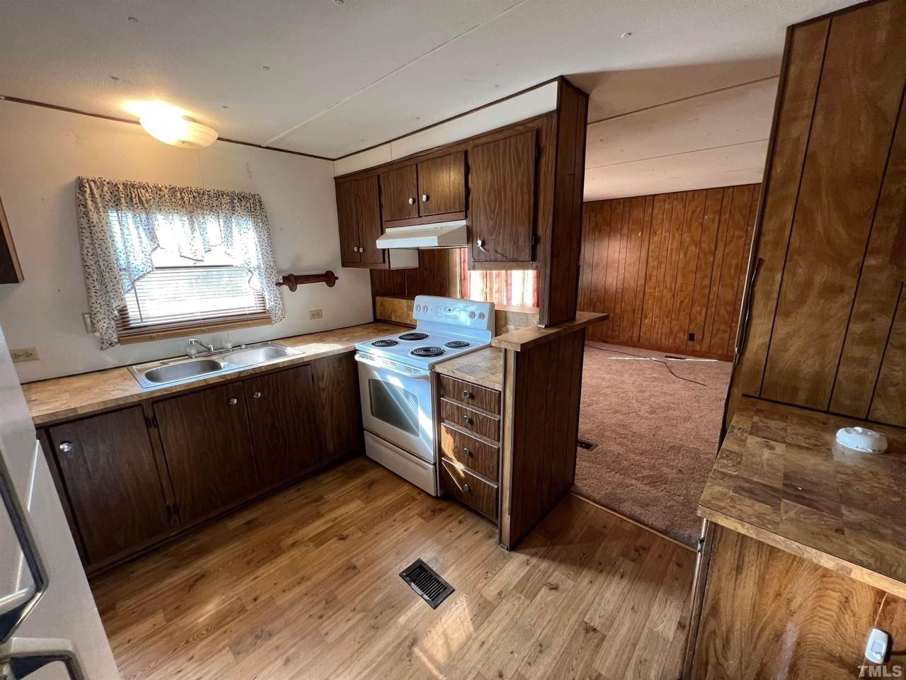 1144 Moulton Rd - Photo 7 of 13