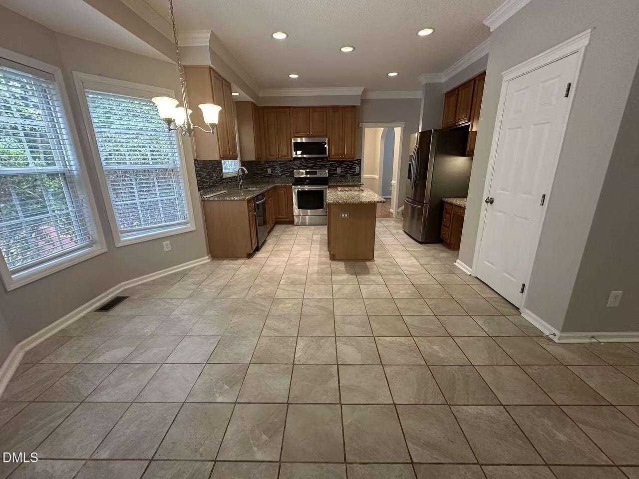 122 Trumbell Cir - Photo 7 of 40