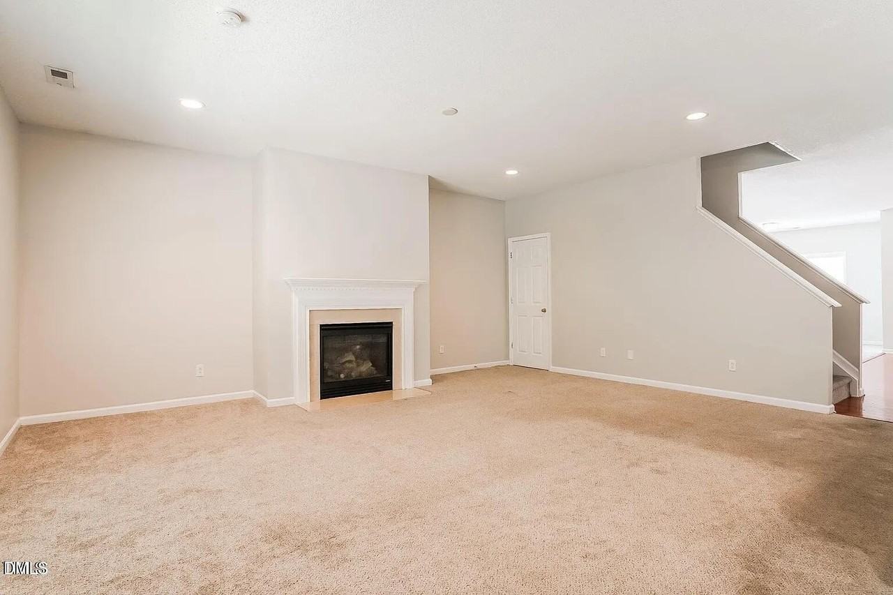 4443 Karlbrook Ln - Photo 4 of 24