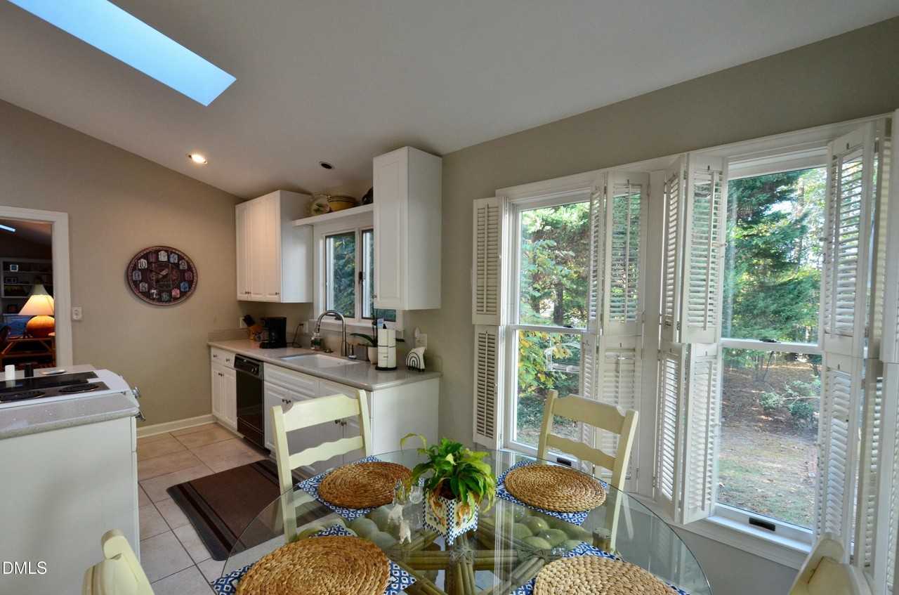 531 Weathersfield - Photo 4 of 22