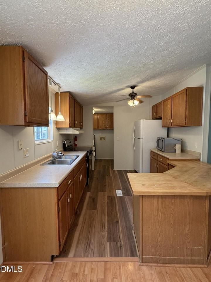 8000 Peach Blossom Ln - Photo 5 of 15