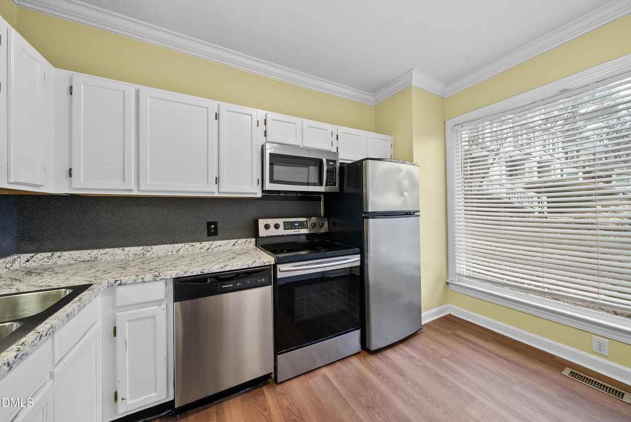 6115 Highcastle Ct - Photo 4 of 32