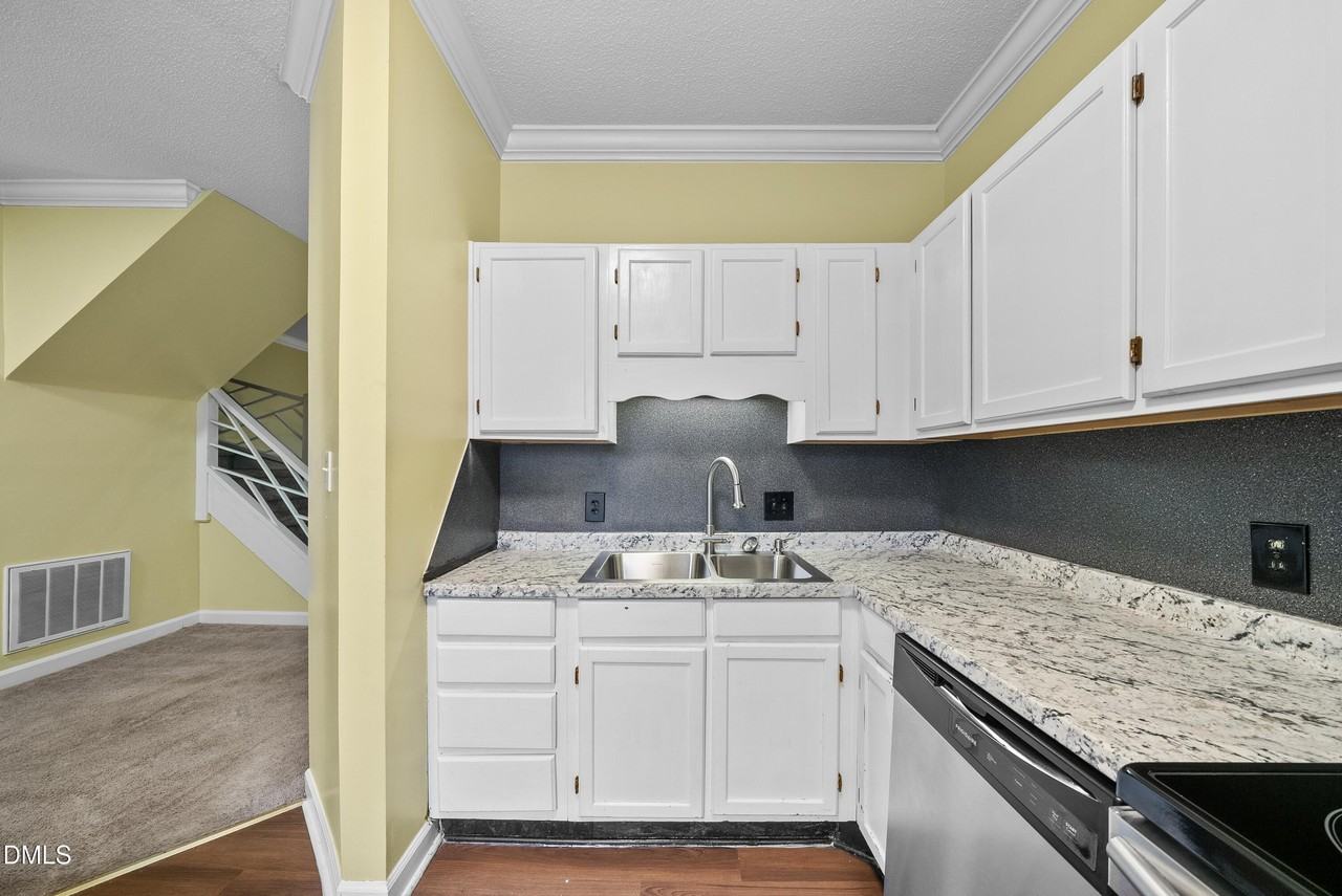 6115 Highcastle Ct - Photo 6 of 32