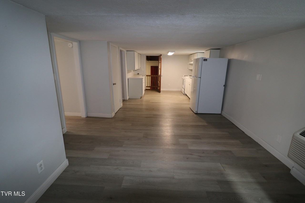 1672 Houston Ave - Photo 7 of 23