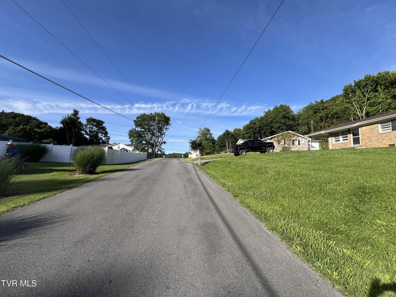 216 Spurgeon Rd - Photo 4 of 17