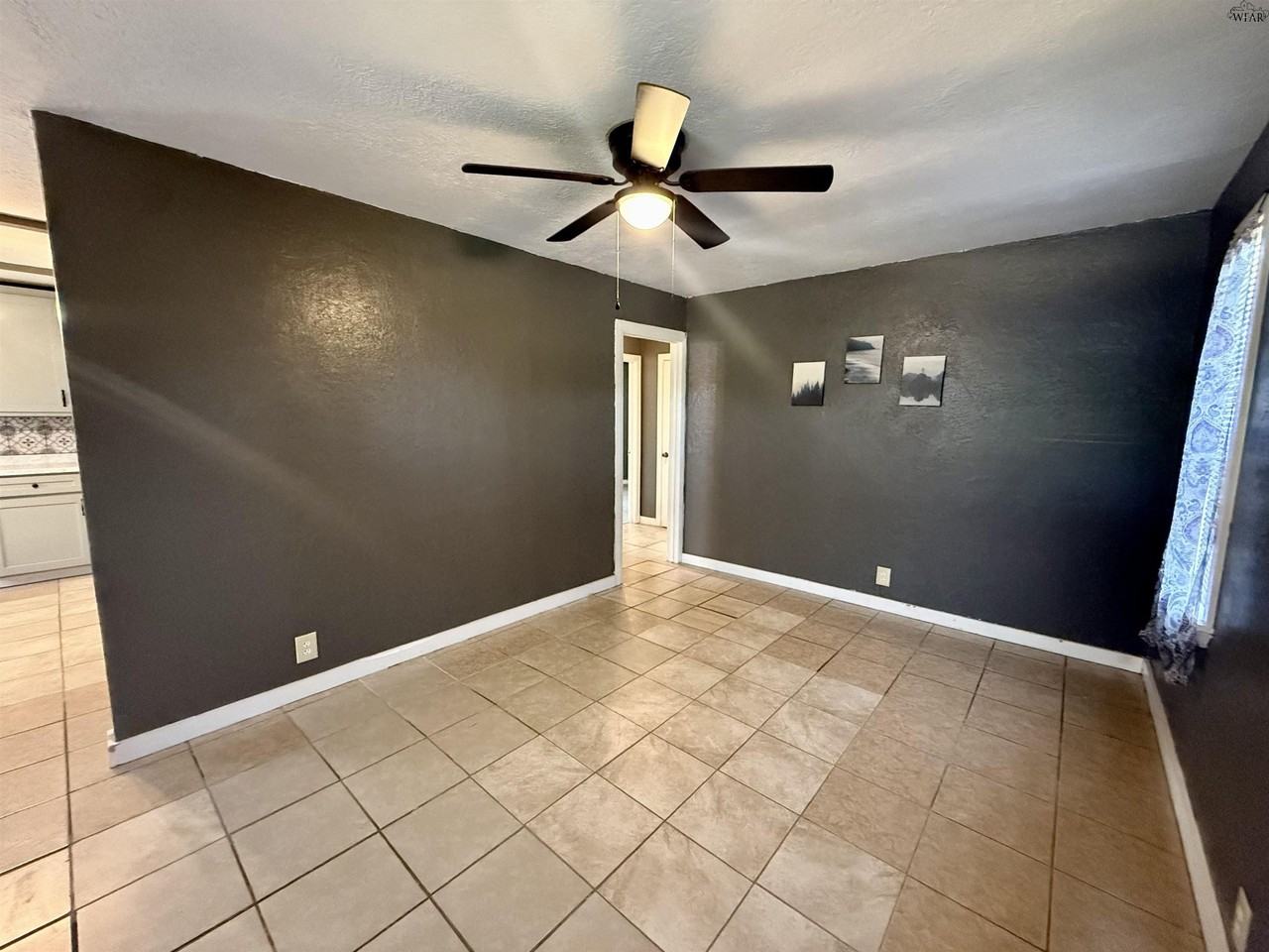 1901 Hines Blvd - Photo 3 of 13