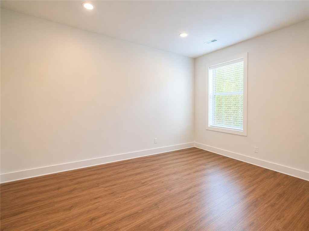 121 Main St - Photo 4 of 49