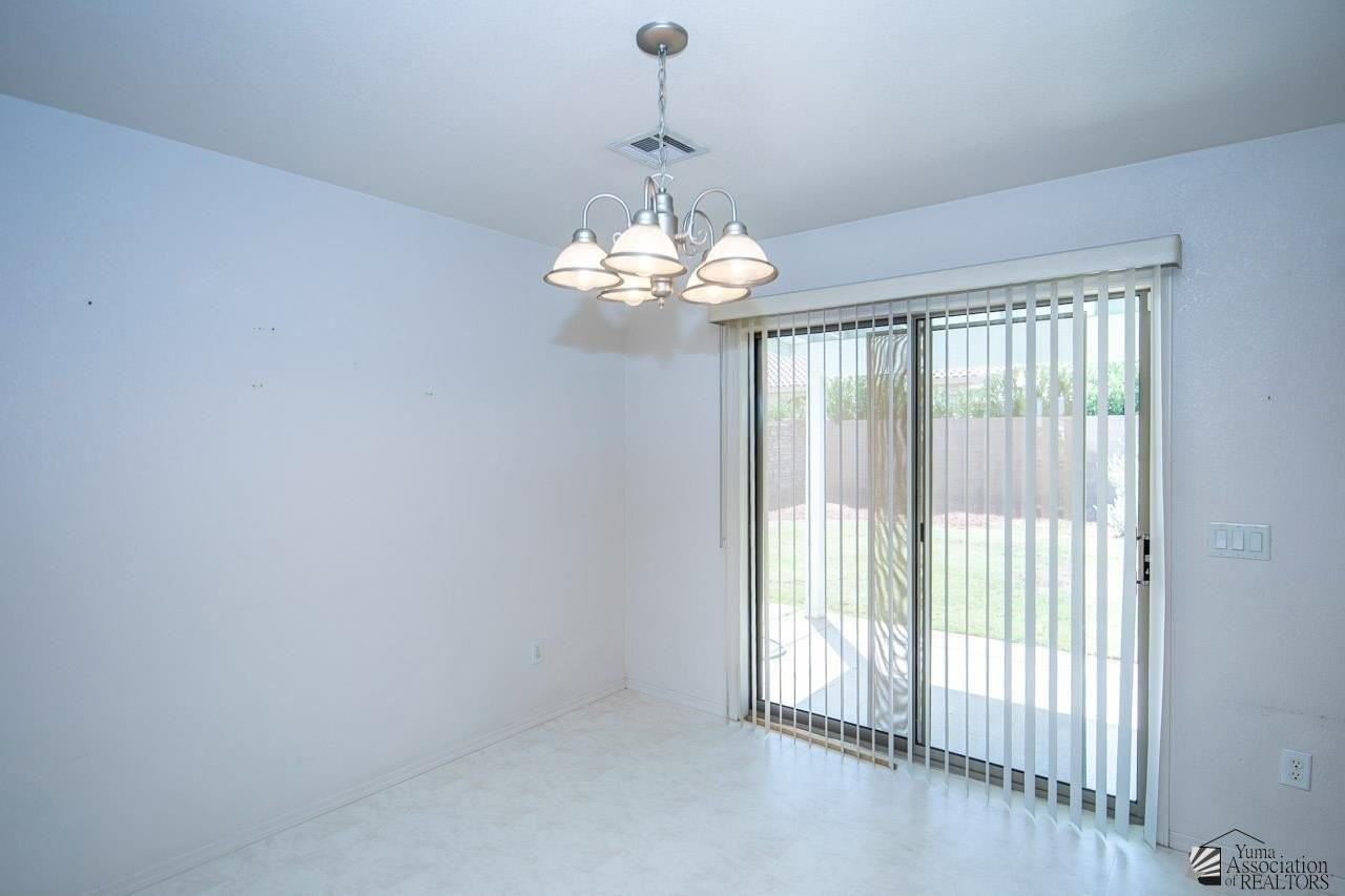 10313 E 38th Pl - Photo 5 of 20