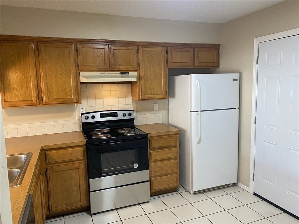 904 Durham Pl - Photo 5 of 18