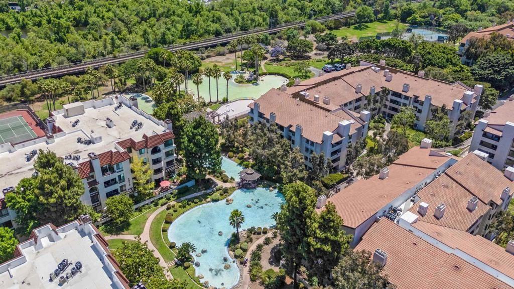 5705 Friars Rd - Photo 6 of 37