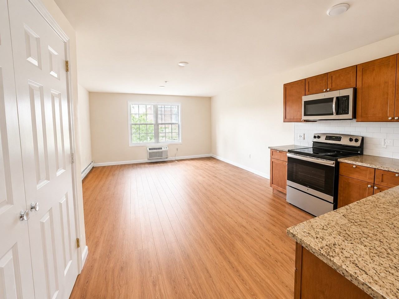 40 Watchung Ave ## 72 - Photo 5 of 10