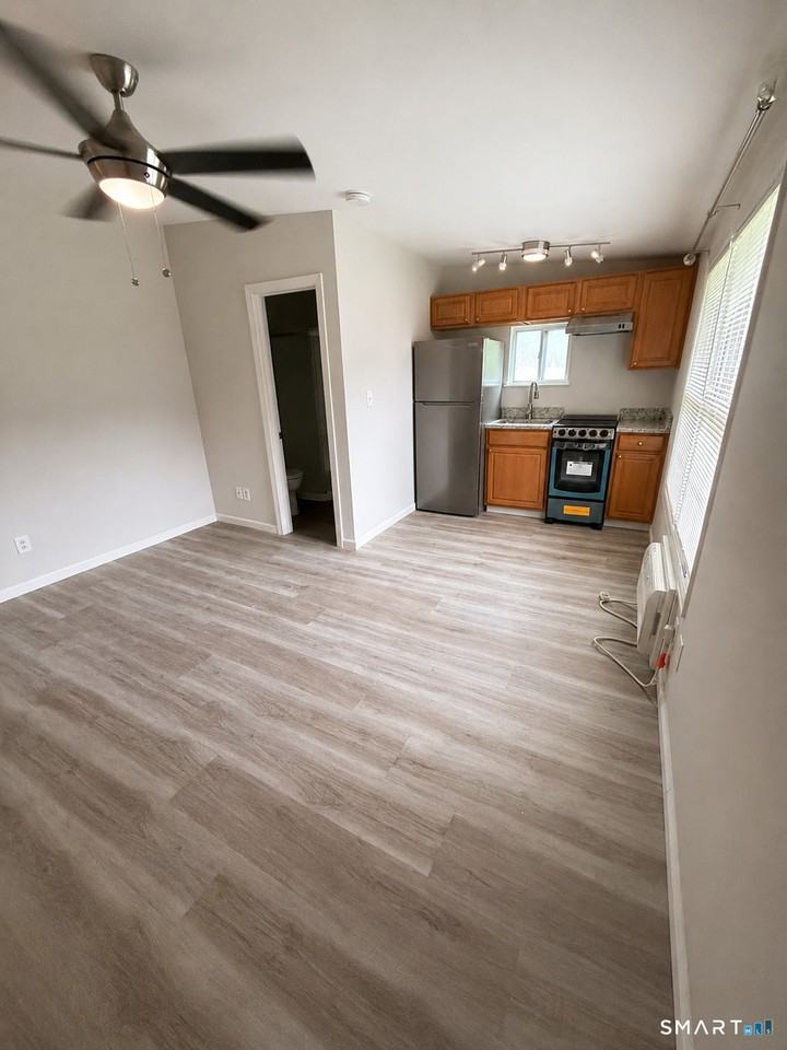 267 Branford Rd - Photo 2 of 4