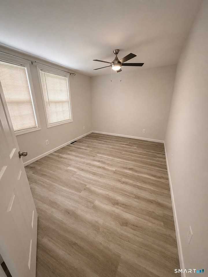 267 Branford Rd - Photo 4 of 4