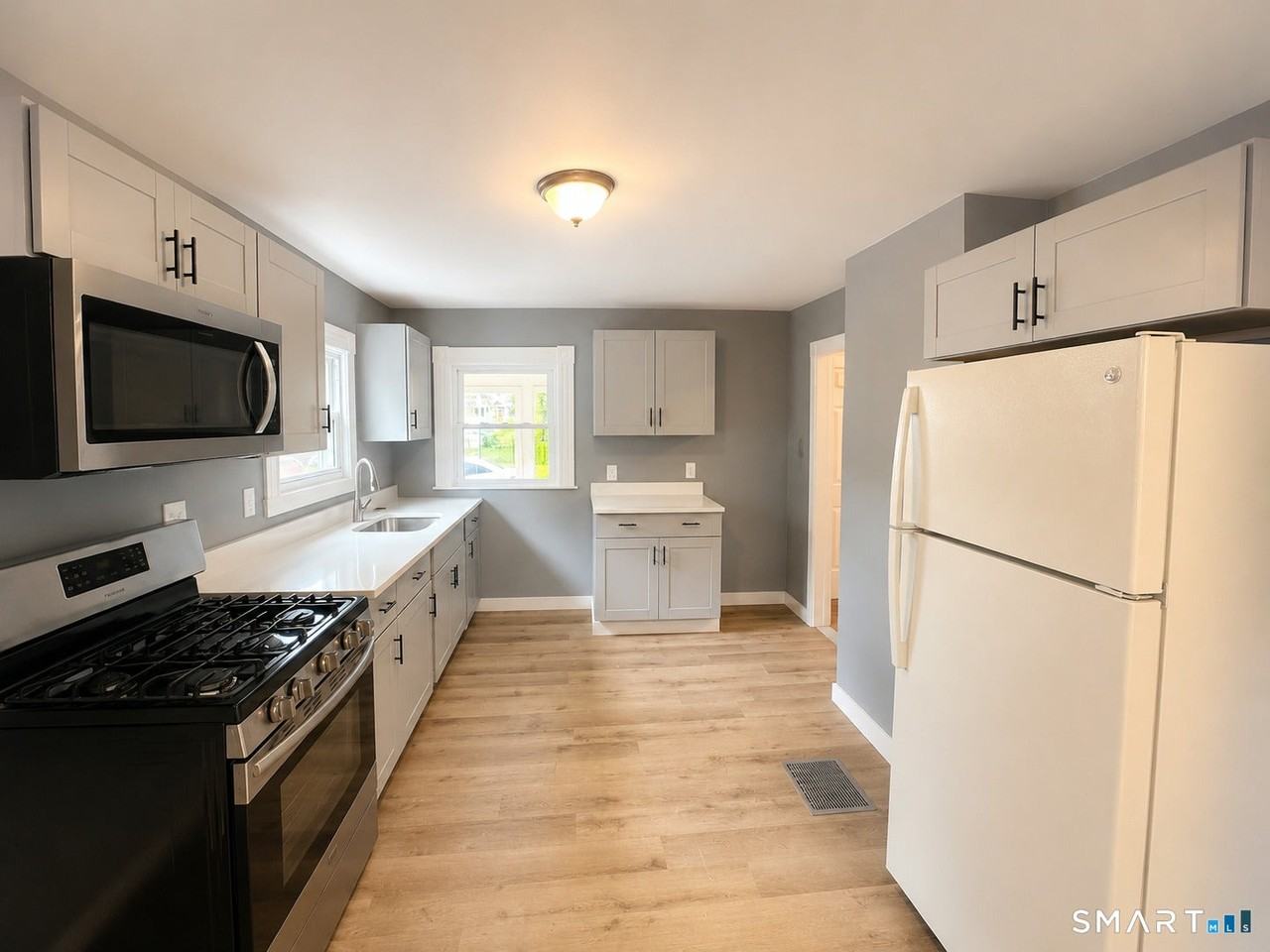 205B Laurel St - Photo 7 of 23
