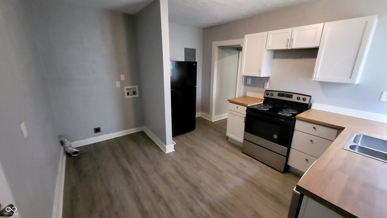 557 N Dearborn St - Photo 5 of 15