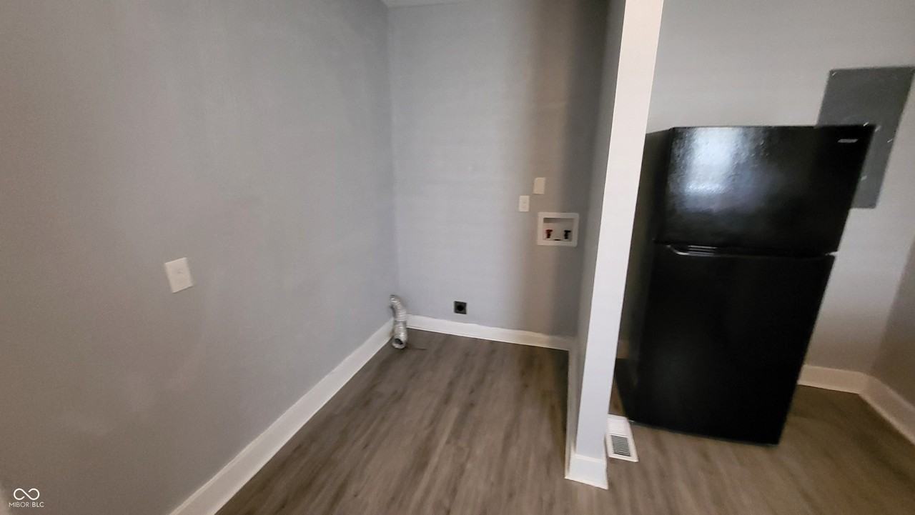 557 N Dearborn St - Photo 7 of 15