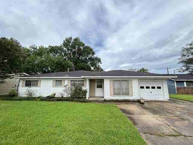 270 Ferndale Ln - Photo 4 of 31