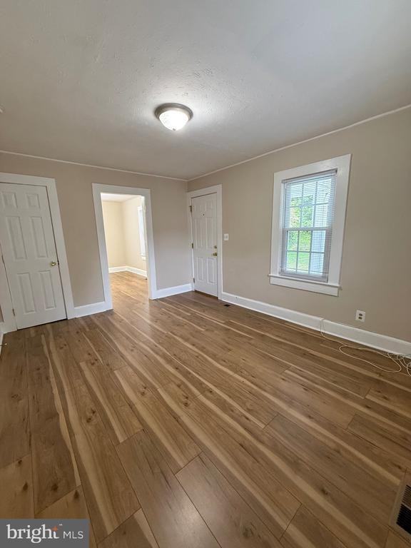920 Northside Dr - Photo 3 of 14
